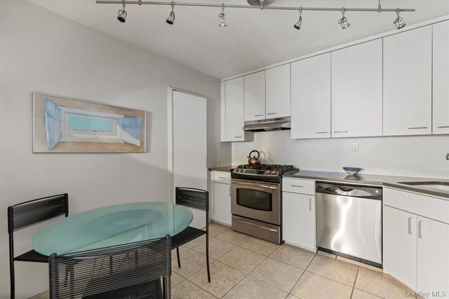 2 Fountain Lane 3W, Scarsdale, NY 10583