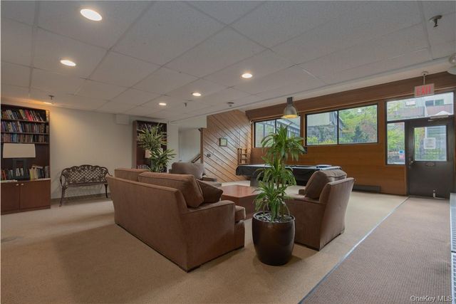 2 Fountain Lane 3W, Scarsdale, NY 10583