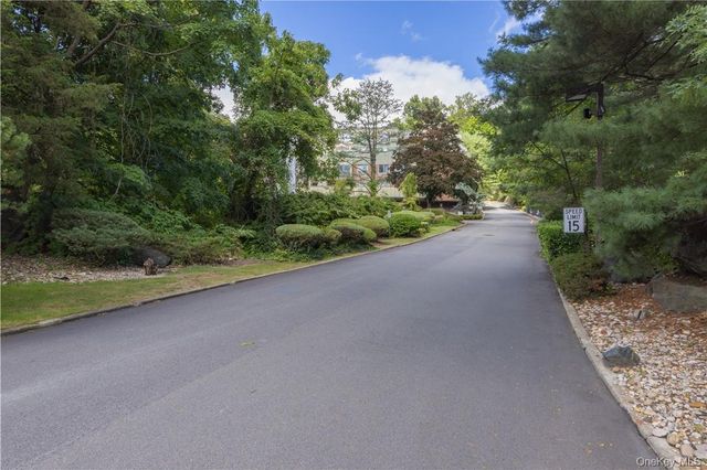 2 Fountain Lane 3W, Scarsdale, NY 10583