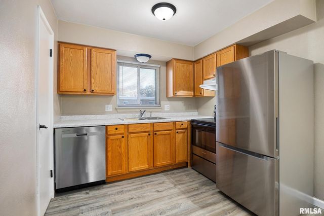 2913 W Cannes Dr Apt C, Peoria, IL 61615