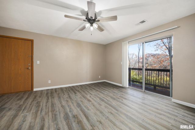 2913 W Cannes Dr Apt C, Peoria, IL 61615