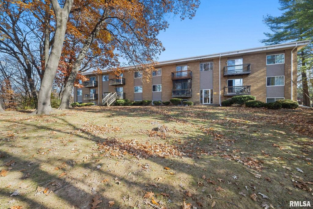 2913 W Cannes Dr Apt C, Peoria, IL 61615