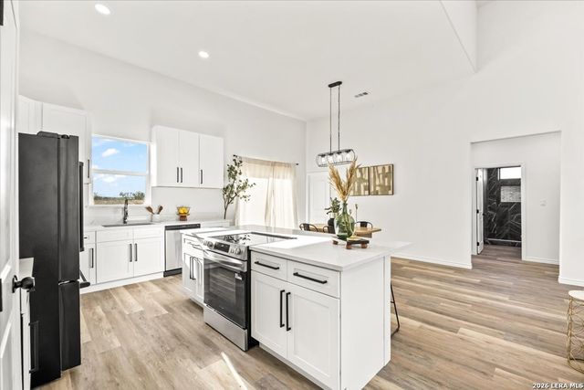 971 County Road 5715, Natalia, TX 78059