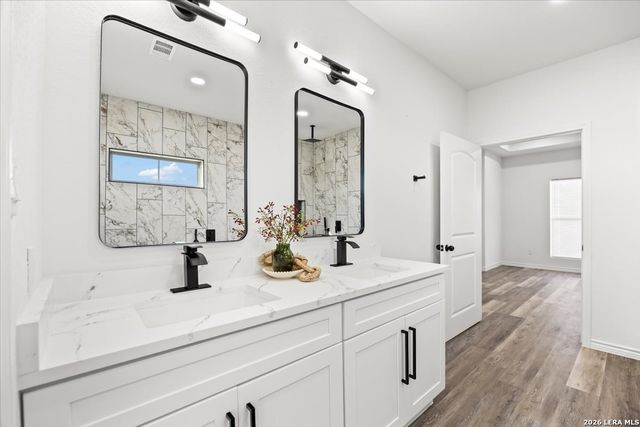 971 County Road 5715, Natalia, TX 78059