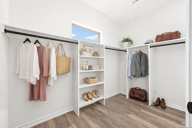 971 County Road 5715, Natalia, TX 78059