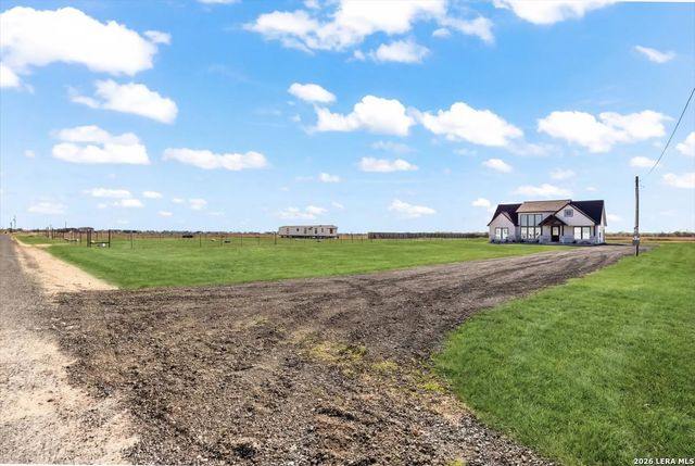 971 County Road 5715, Natalia, TX 78059