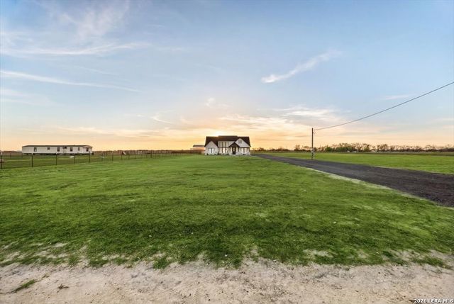 971 County Road 5715, Natalia, TX 78059