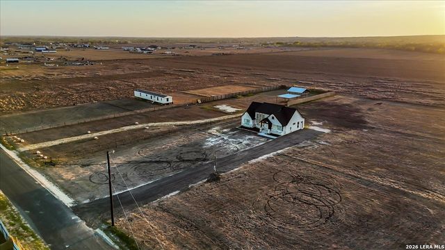 971 County Road 5715, Natalia, TX 78059