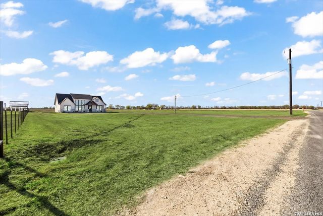 971 County Road 5715, Natalia, TX 78059