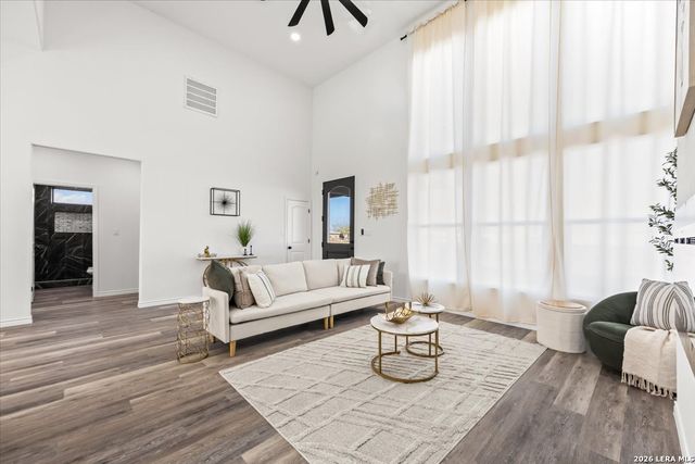 971 County Road 5715, Natalia, TX 78059