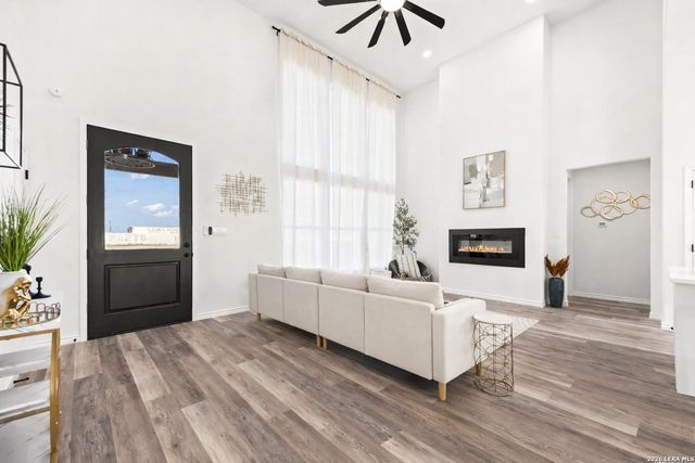 971 County Road 5715, Natalia, TX 78059