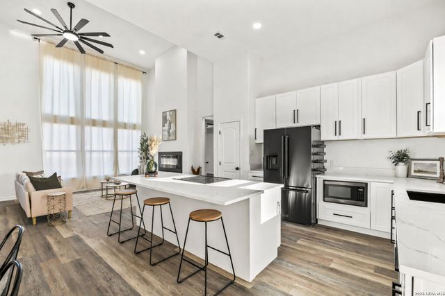 971 County Road 5715, Natalia, TX 78059