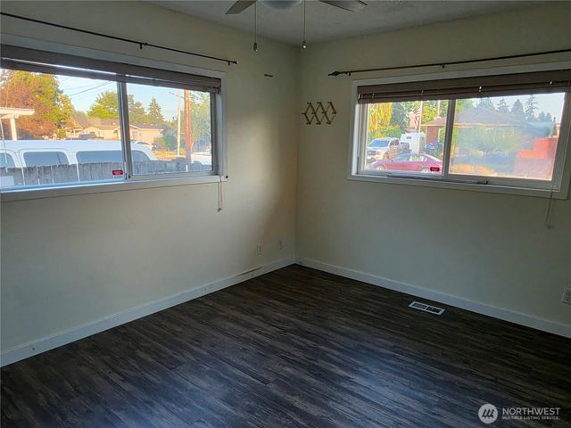 225 14th Street SE, Auburn, WA 98002
