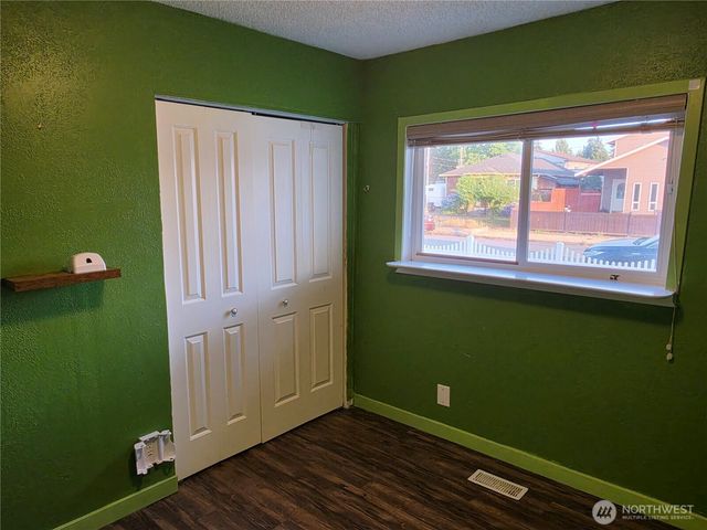 225 14th Street SE, Auburn, WA 98002