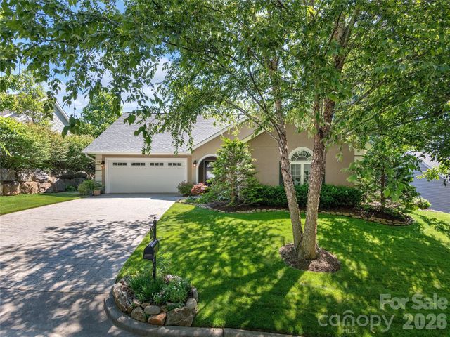 16 Stonebridge Drive, Asheville, NC 28805