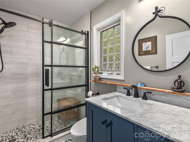 16 Stonebridge Drive, Asheville, NC 28805
