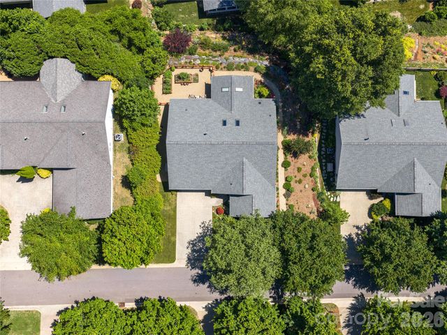 16 Stonebridge Drive, Asheville, NC 28805