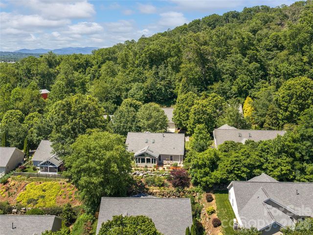 16 Stonebridge Drive, Asheville, NC 28805