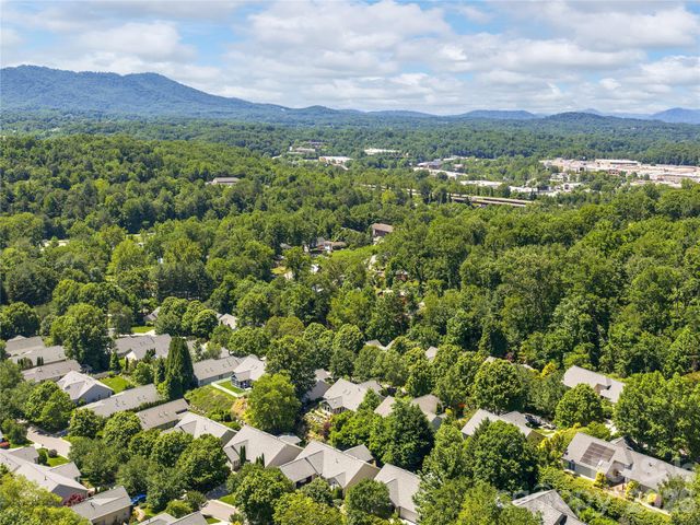 16 Stonebridge Drive, Asheville, NC 28805