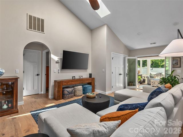 16 Stonebridge Drive, Asheville, NC 28805