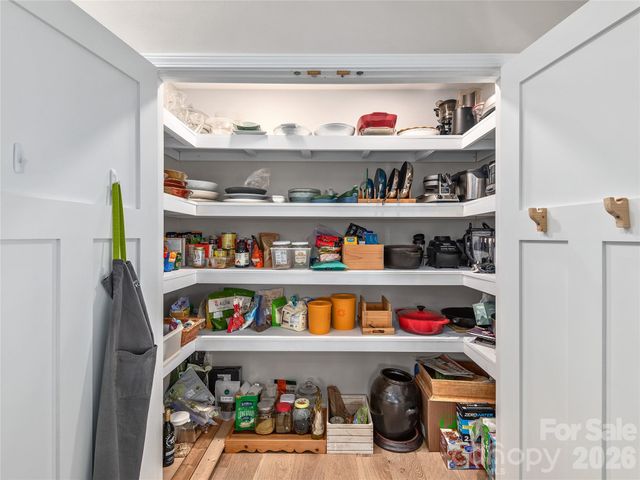 16 Stonebridge Drive, Asheville, NC 28805