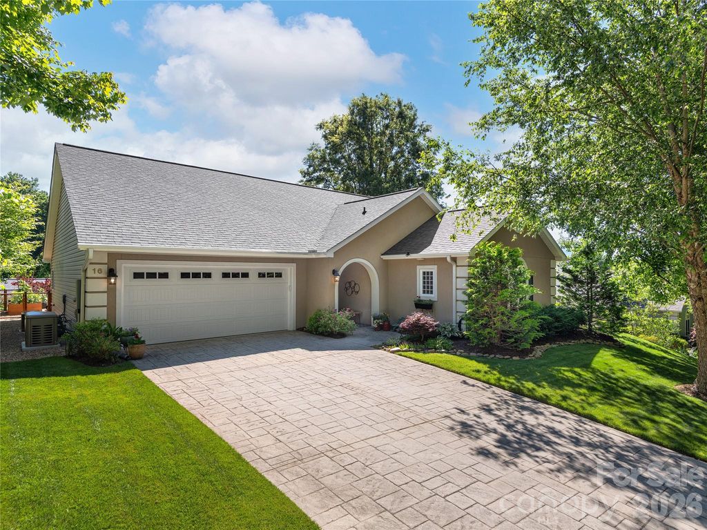 16 Stonebridge Drive, Asheville, NC 28805