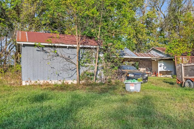 2590 W Broadway Street, Bolivar, MO 65613