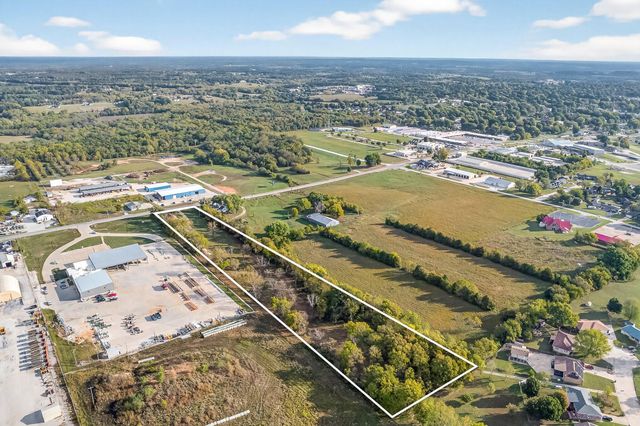 2590 W Broadway Street, Bolivar, MO 65613