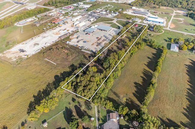 2590 W Broadway Street, Bolivar, MO 65613