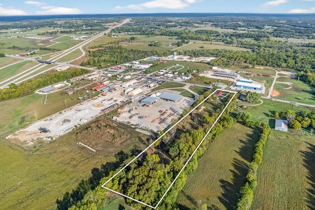 2590 W Broadway Street, Bolivar, MO 65613