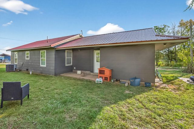 2590 W Broadway Street, Bolivar, MO 65613