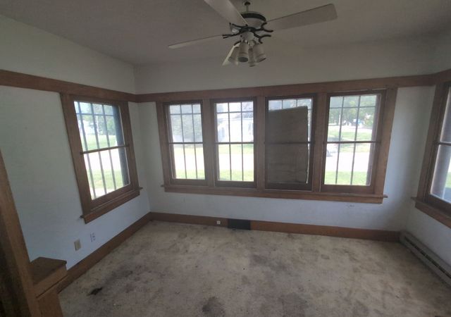 624 Willis Avenue, Perry, IA 50220