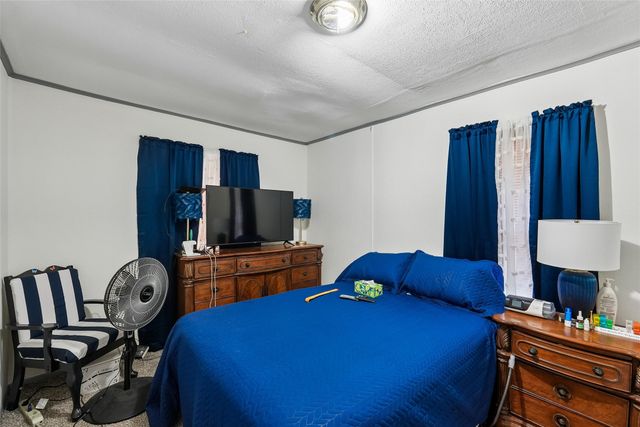 4047 2nd Avenue, Des Moines, IA 50313