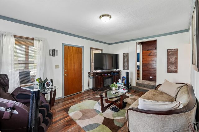 4047 2nd Avenue, Des Moines, IA 50313