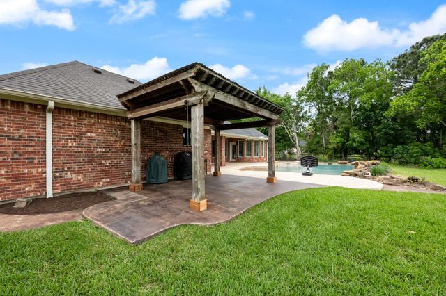 12010 Live Oak Drive, Magnolia, TX 77354