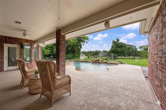 12010 Live Oak Drive, Magnolia, TX 77354