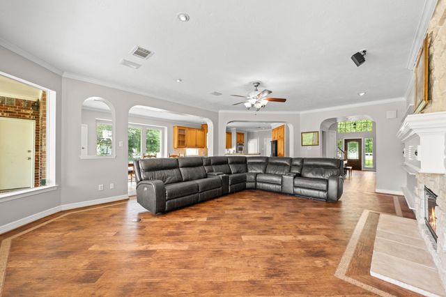 12010 Live Oak Drive, Magnolia, TX 77354