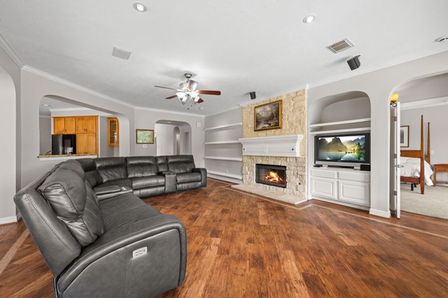 12010 Live Oak Drive, Magnolia, TX 77354