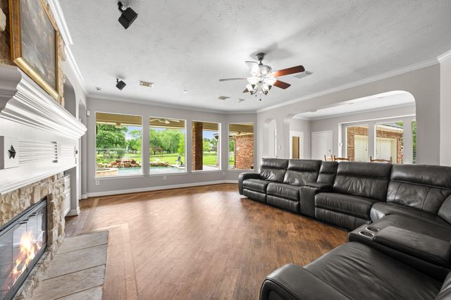 12010 Live Oak Drive, Magnolia, TX 77354