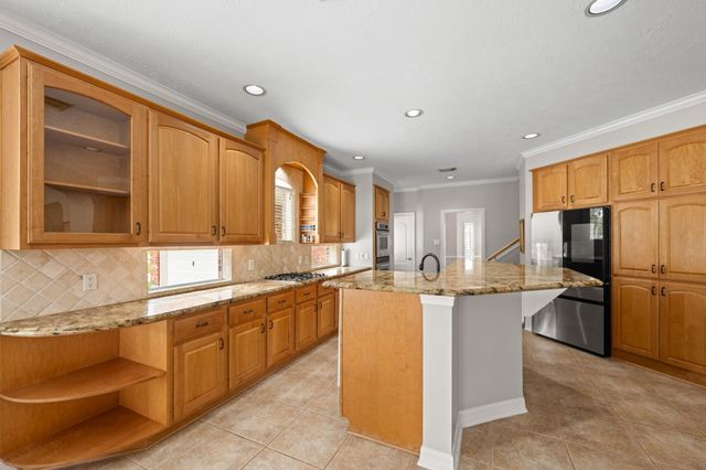 12010 Live Oak Drive, Magnolia, TX 77354