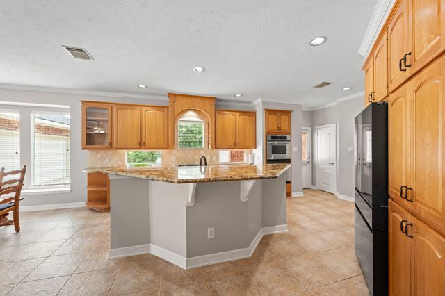 12010 Live Oak Drive, Magnolia, TX 77354