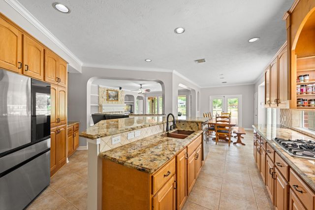 12010 Live Oak Drive, Magnolia, TX 77354