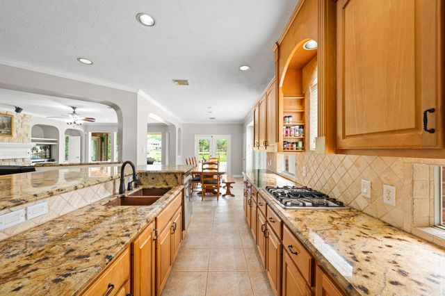 12010 Live Oak Drive, Magnolia, TX 77354
