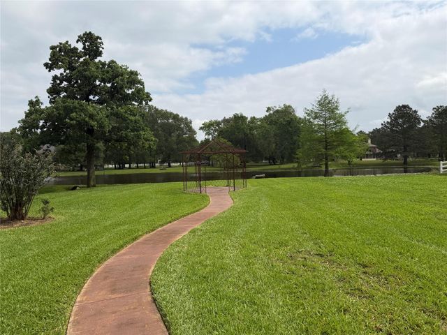 12010 Live Oak Drive, Magnolia, TX 77354