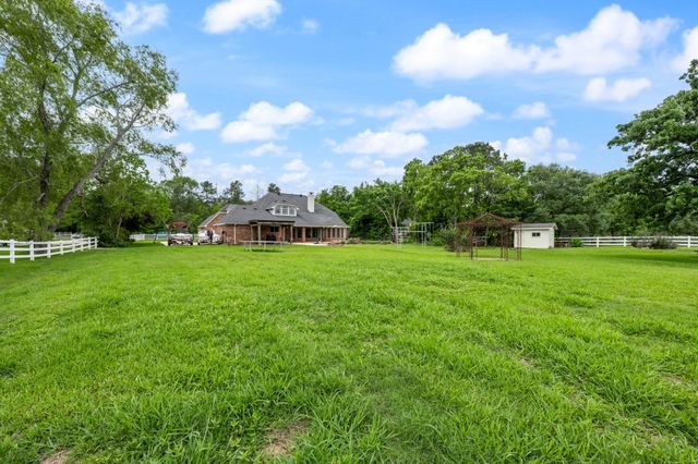 12010 Live Oak Drive, Magnolia, TX 77354
