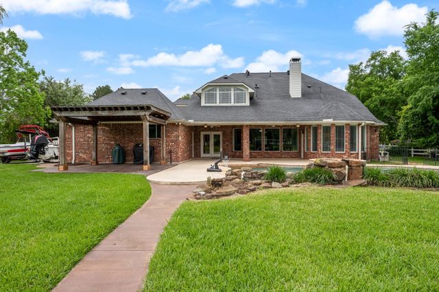 12010 Live Oak Drive, Magnolia, TX 77354