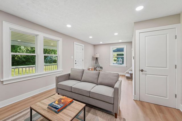 3059 E 8th Avenue, Columbus, OH 43219