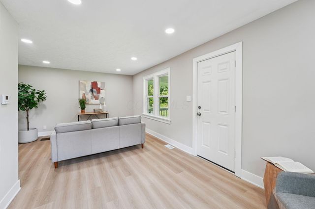3059 E 8th Avenue, Columbus, OH 43219