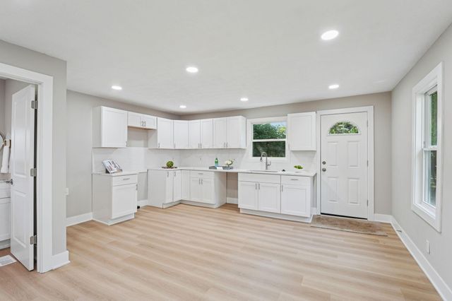3059 E 8th Avenue, Columbus, OH 43219