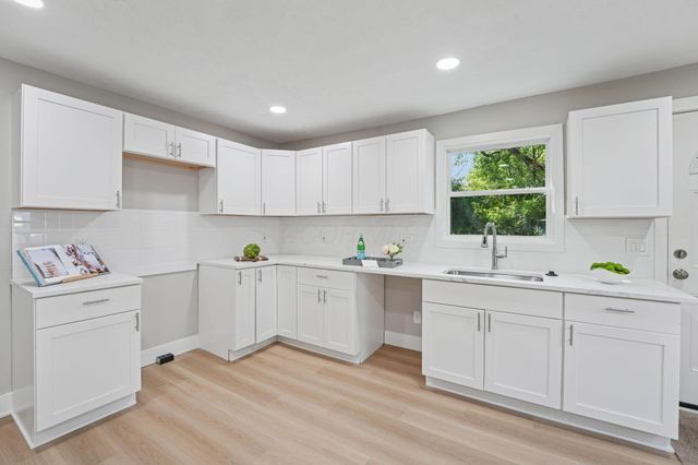 3059 E 8th Avenue, Columbus, OH 43219